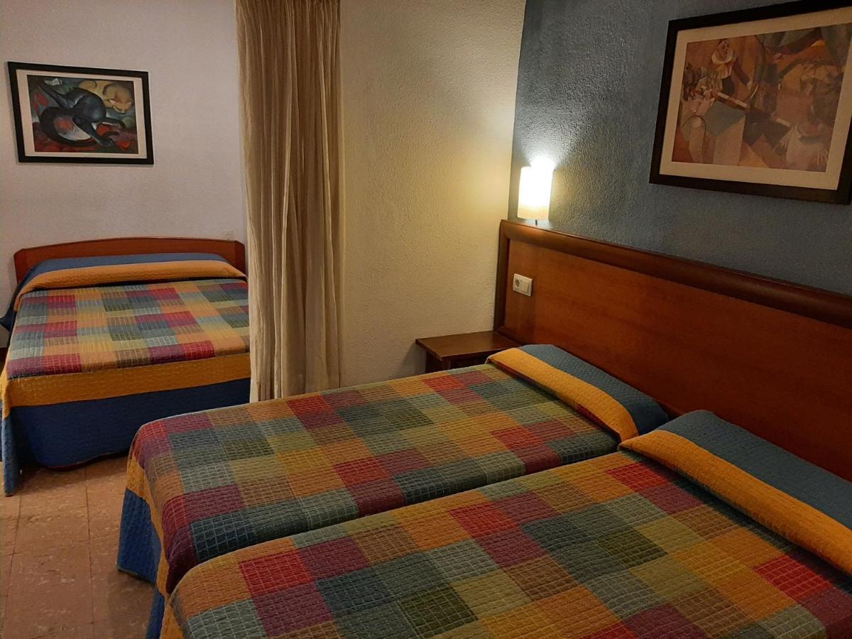 Hostal Platja Cambrils Luaran gambar