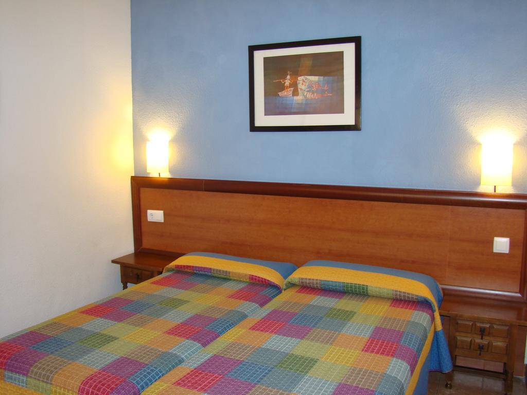 Hostal Platja Cambrils Bilik gambar
